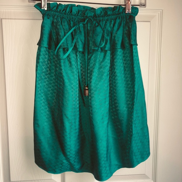 Milly of New York Dresses & Skirts - Anthropology Milly of NY Silk Emerald Green Chevron Ruffle Hem Skirt sz 0